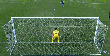 体育互动-约旦U23门将扑点后激情庆祝，结果球反弹入网瞬间傻眼