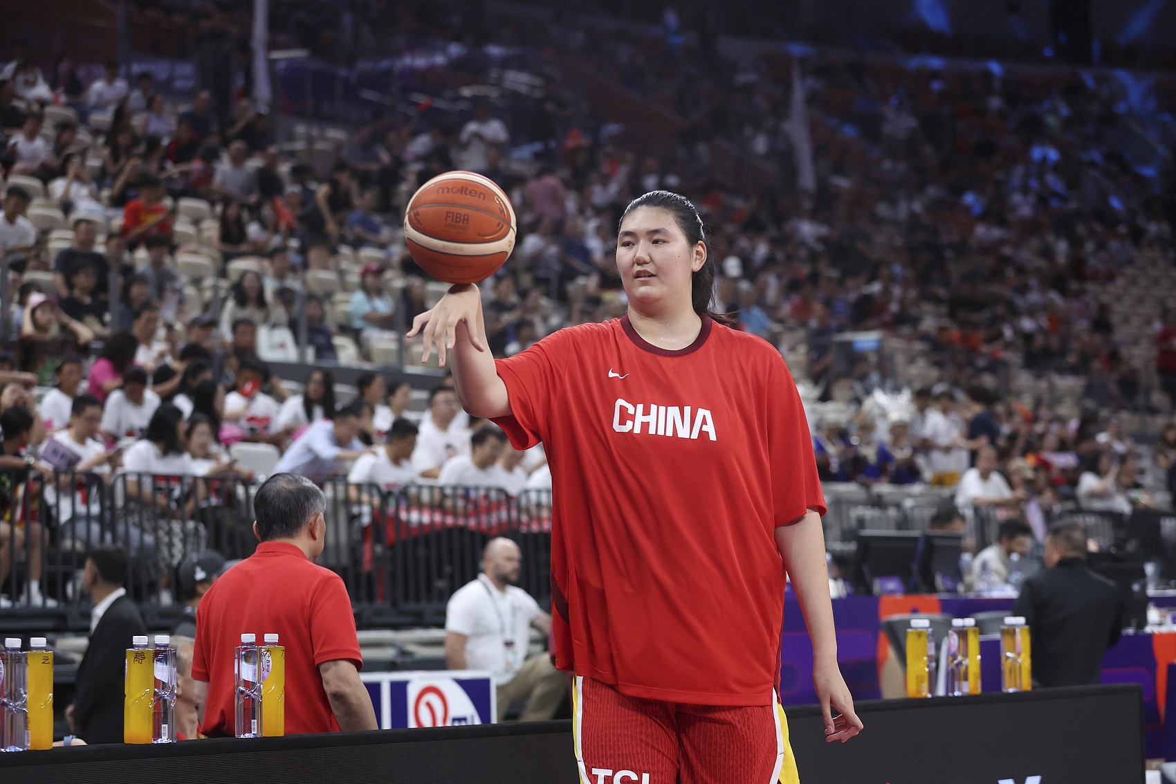 实时体育资讯-媒体人:张子宇是双刃剑 提供高效个人进攻 但影响全队的攻防发挥