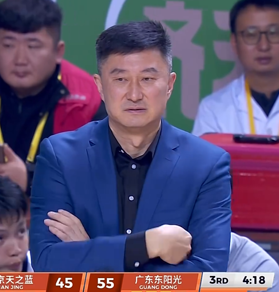 实时体育资讯-宏远早报!杜锋深夜发声,徐杰将前往美国特训,朱芳雨开始干活